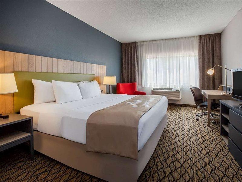 Days Inn & Suites By Wyndham Rochester Hills Mi Екстер'єр фото