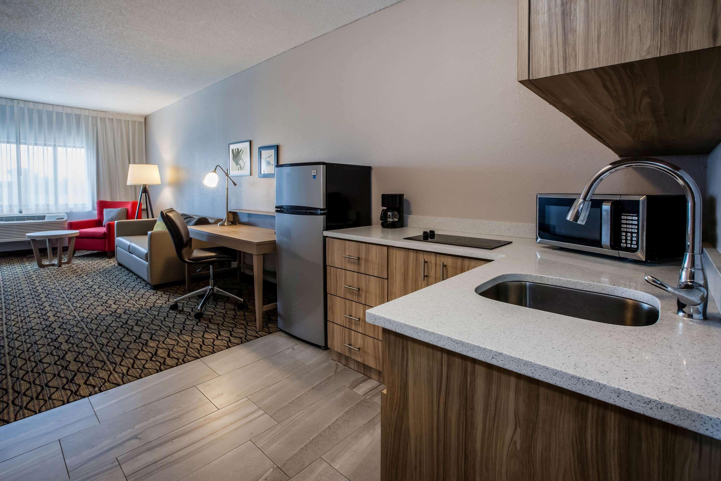 Days Inn & Suites By Wyndham Rochester Hills Mi Екстер'єр фото