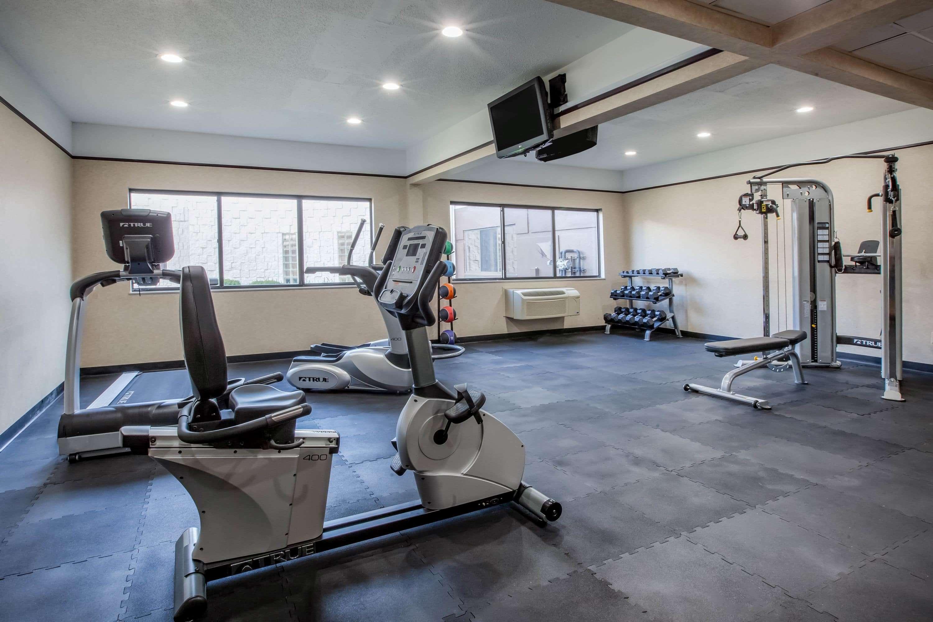 Days Inn & Suites By Wyndham Rochester Hills Mi Екстер'єр фото