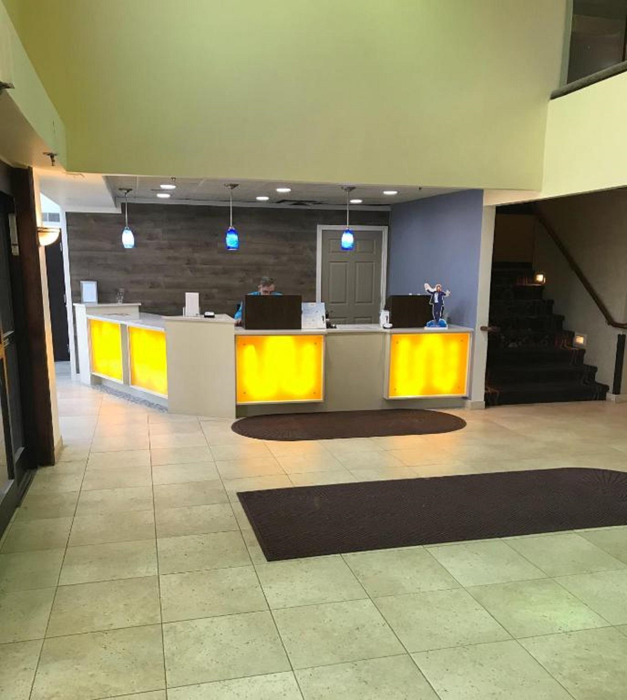Days Inn & Suites By Wyndham Rochester Hills Mi Екстер'єр фото