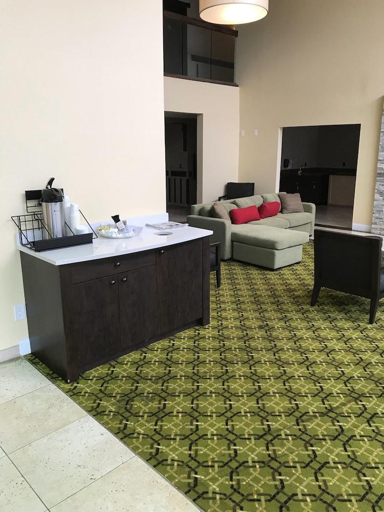 Days Inn & Suites By Wyndham Rochester Hills Mi Екстер'єр фото