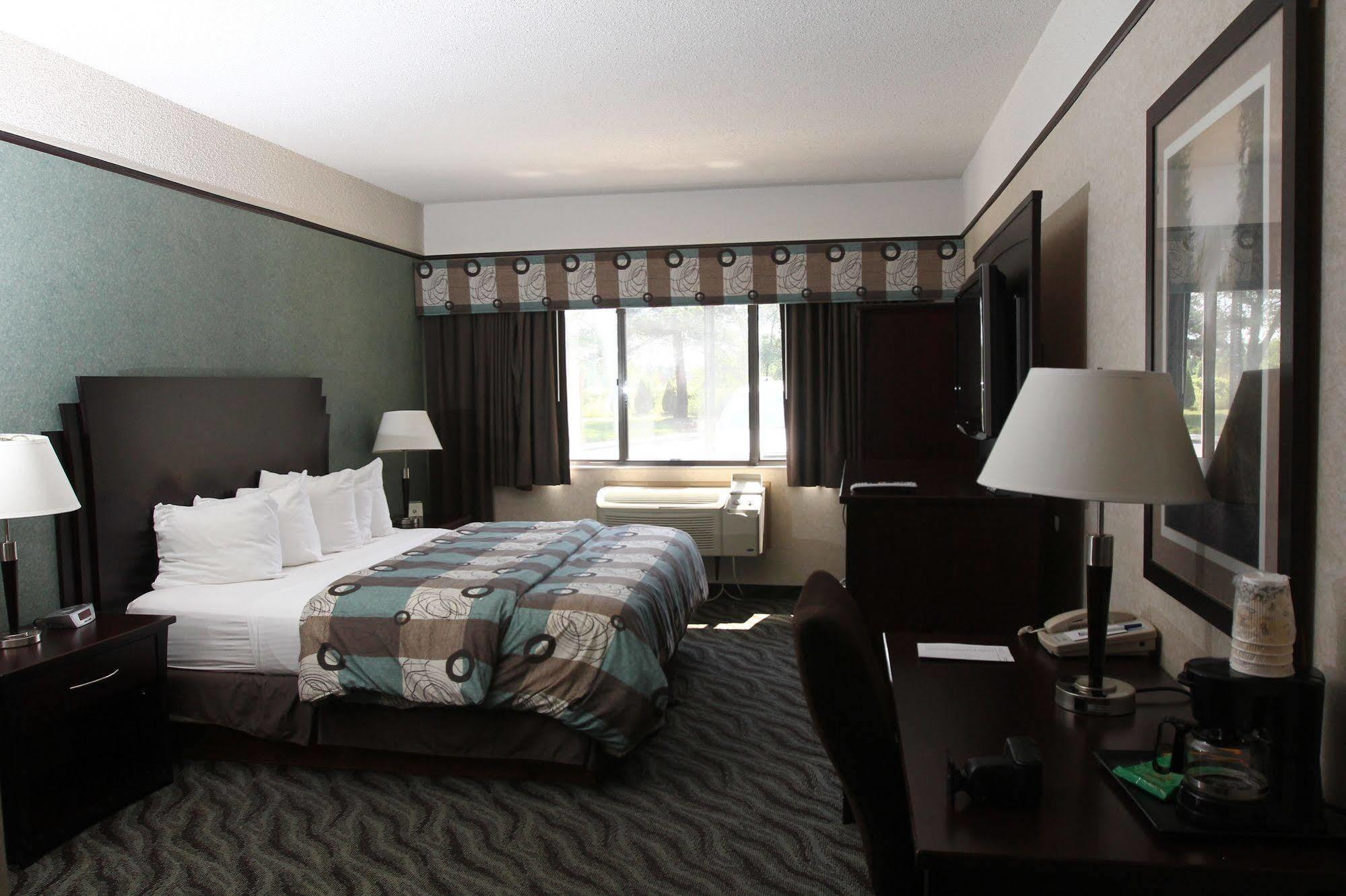 Days Inn & Suites By Wyndham Rochester Hills Mi Екстер'єр фото