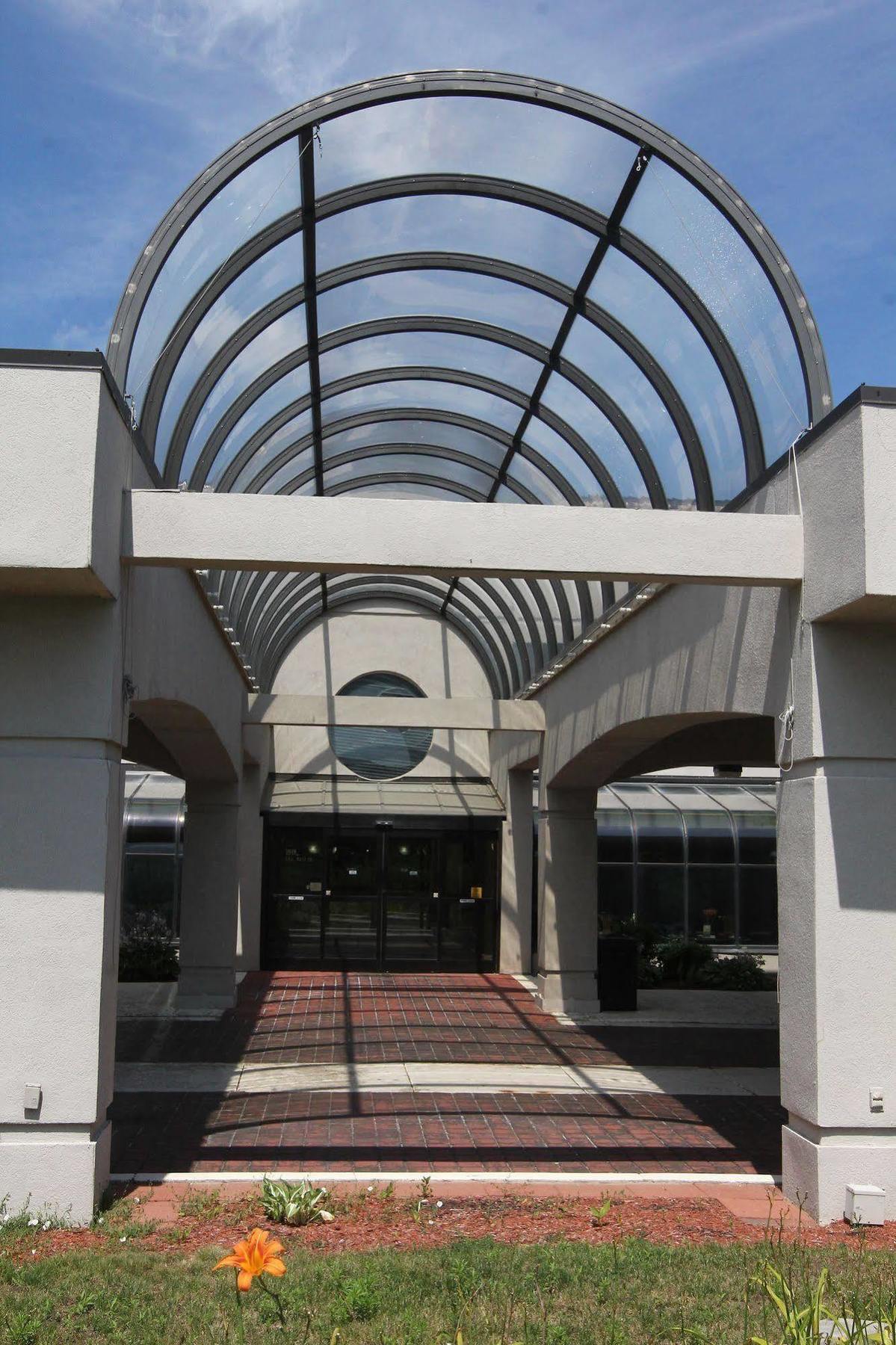 Days Inn & Suites By Wyndham Rochester Hills Mi Екстер'єр фото