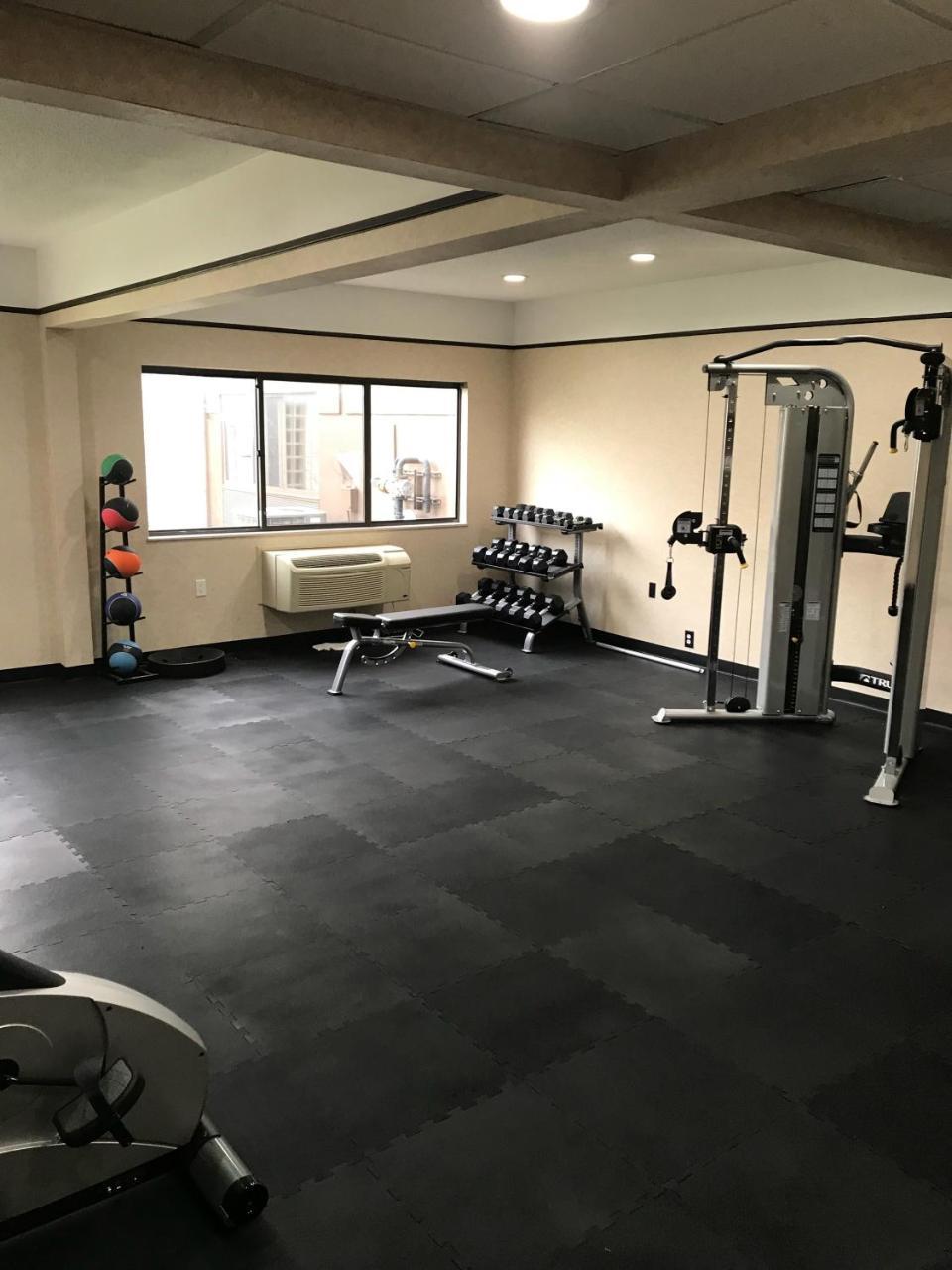 Days Inn & Suites By Wyndham Rochester Hills Mi Екстер'єр фото