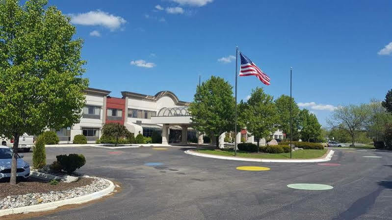 Days Inn & Suites By Wyndham Rochester Hills Mi Екстер'єр фото